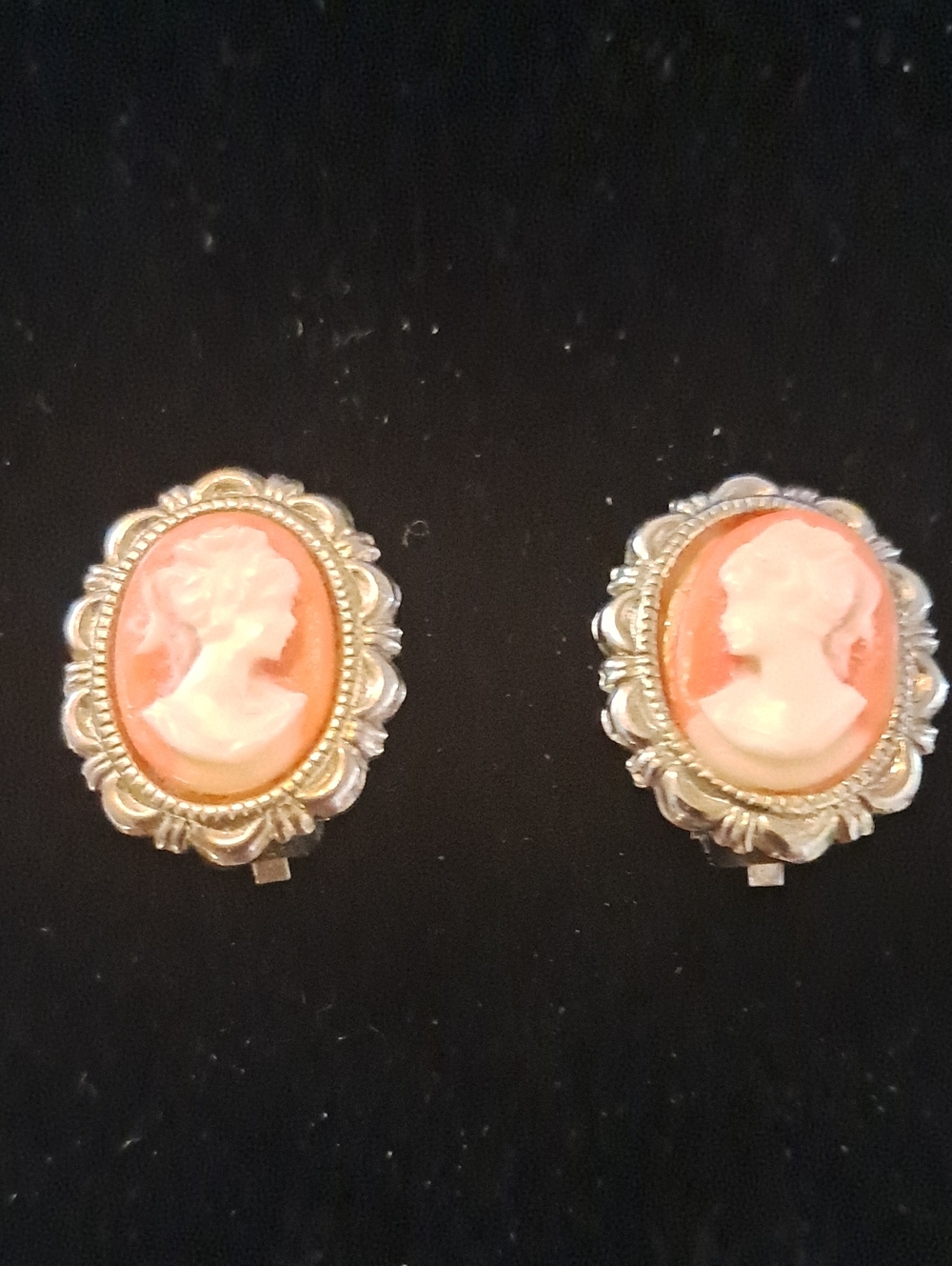 Vintage Cameo Clip-on Earrings